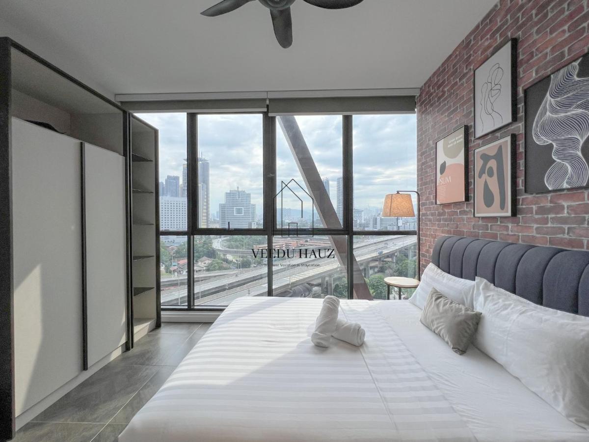 Scarletz Suites At Klcc By Veedu Hauz Kuala Lumpur Exterior photo